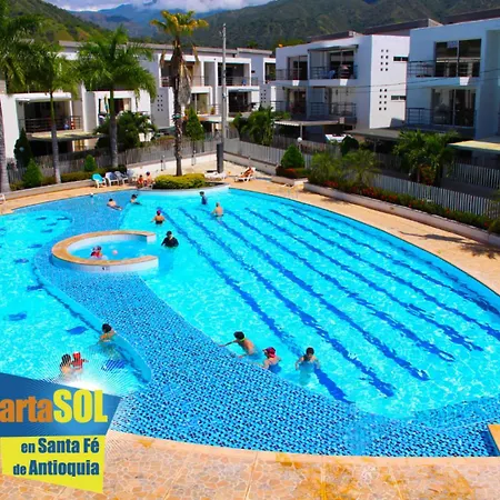 Apto Santa Fe Muy Cerca Parque Principal - Piscina Santa Fe de Antioquia Exterior photo